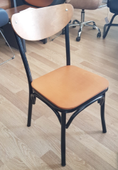Metal Thonet sandalye